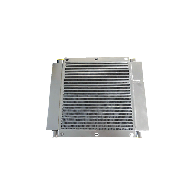 Plate-finn vannkjølt kjøler